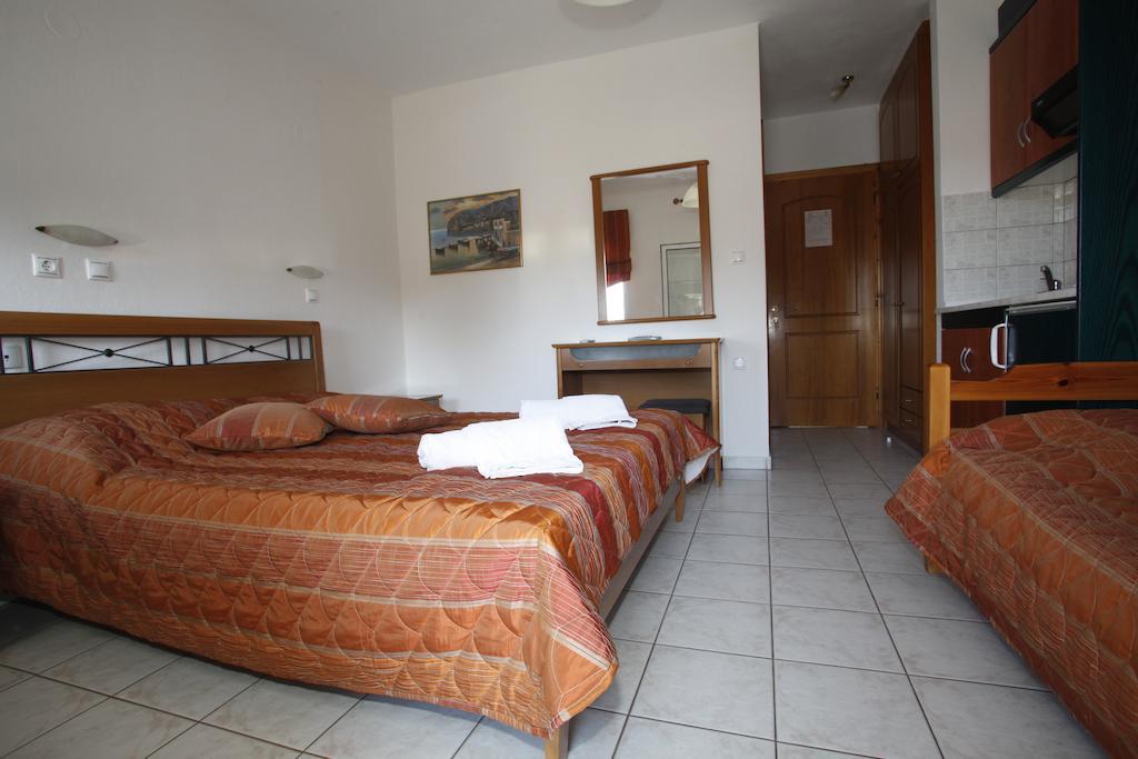 Apartamento Badis Haus Toroni Habitación foto